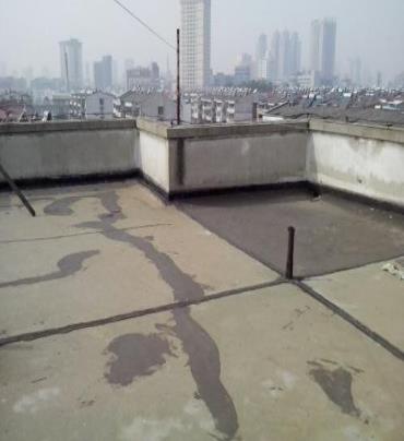 黑水漏水维修 楼顶漏水是什么原因，楼顶漏水维修方法是什么?